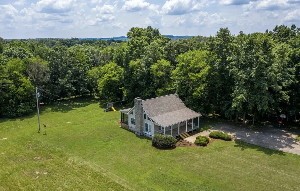 3008 Luke Moser Road Columbia TN 38401