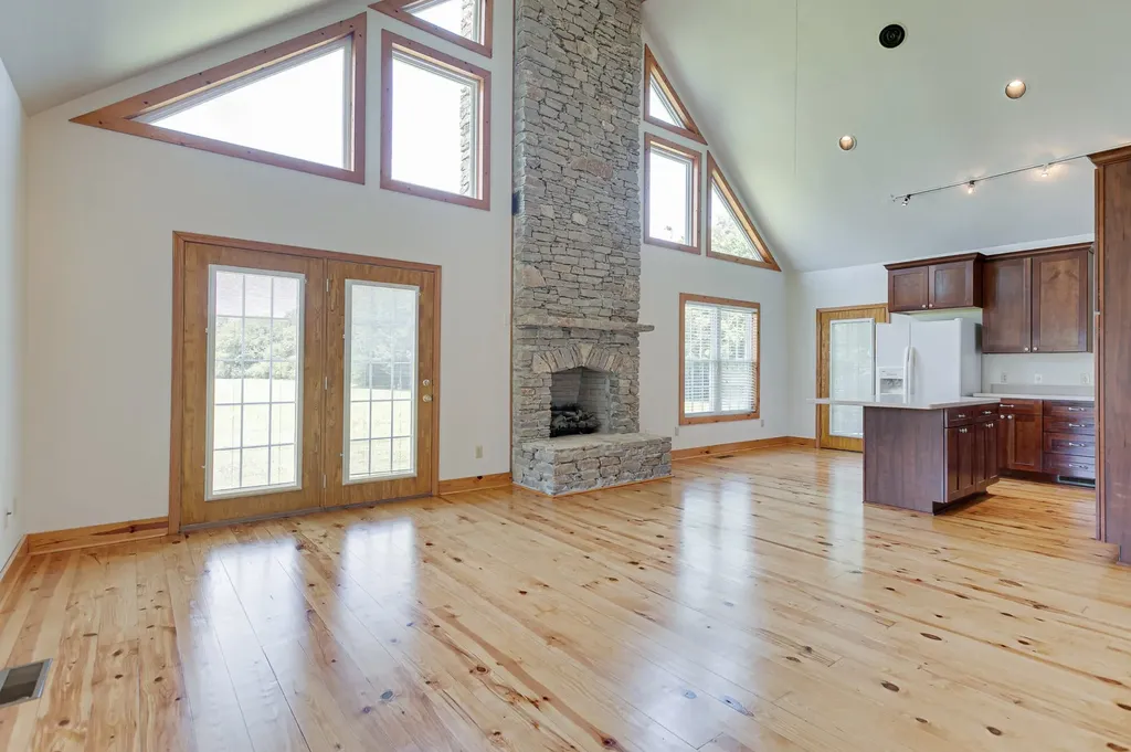 3008 Luke Moser Road Columbia TN 38401