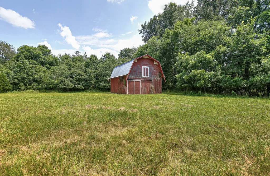 3008 Luke Moser Road Columbia TN 38401