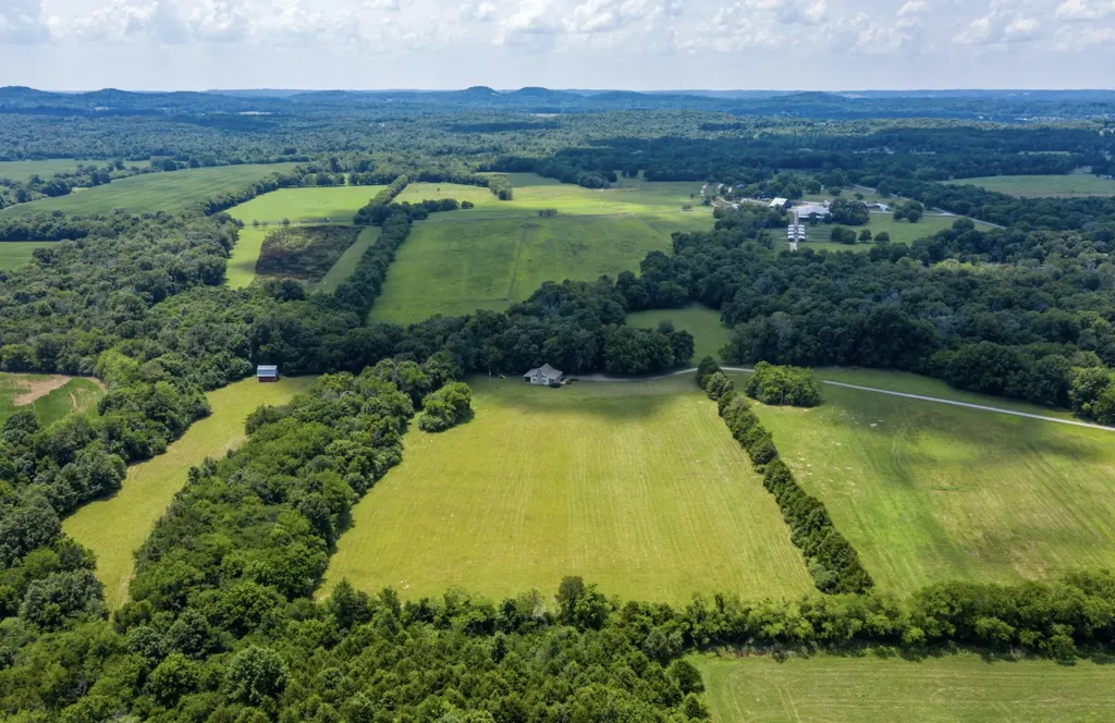 3008 Luke Moser Road Columbia TN 38401
