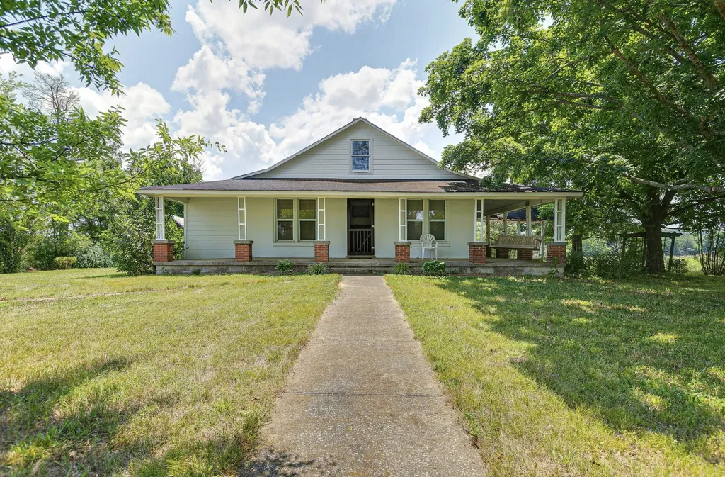 3008 Luke Moser Road Columbia TN 38401
