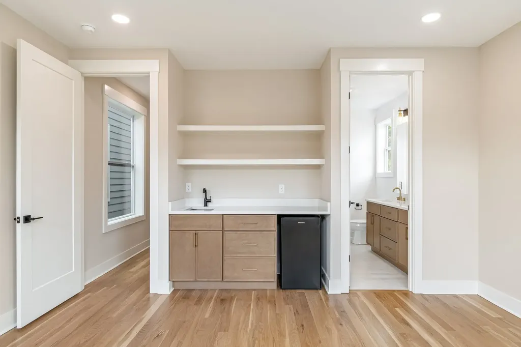 1726B Simpkins Street Nashville TN 37208