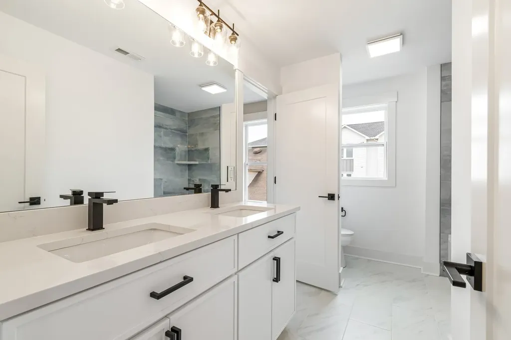 1726B Simpkins Street Nashville TN 37208