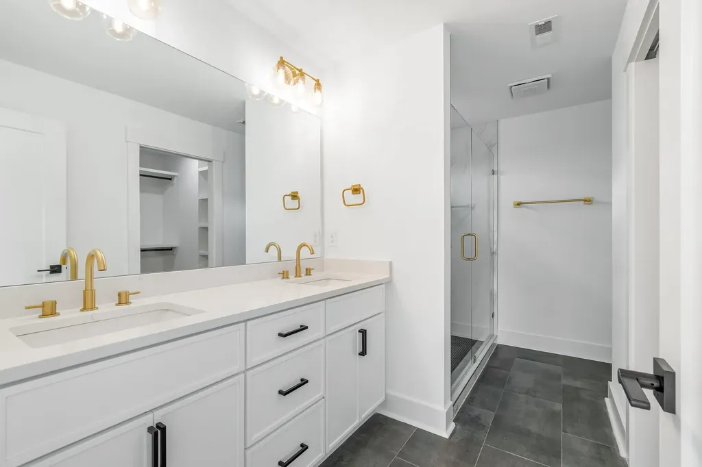 1726B Simpkins Street Nashville TN 37208