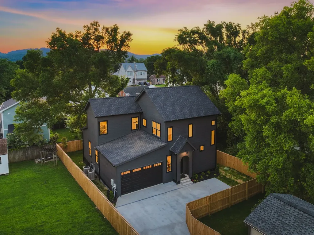635B Freedom Place Nashville TN 37209