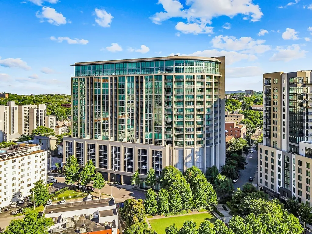 900 20th Ave, S Nashville TN 37212