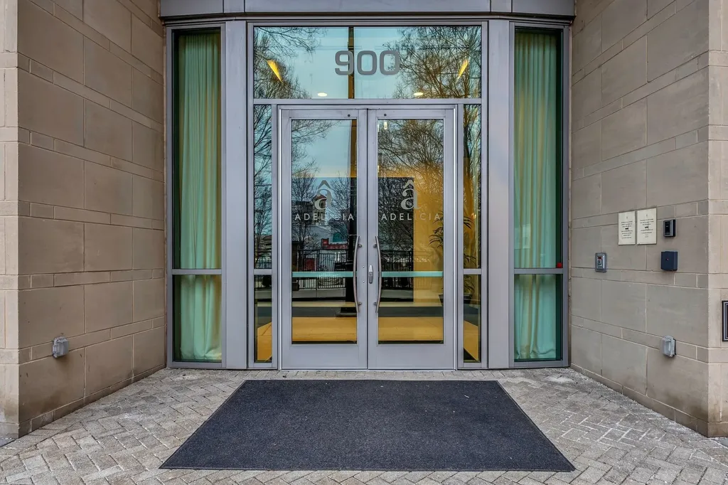 900 20th Ave, S Nashville TN 37212