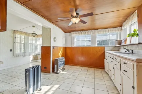 4103 Hampshire Pike Hampshire TN 38461