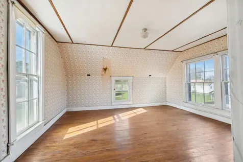 4103 Hampshire Pike Hampshire TN 38461