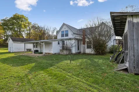 4103 Hampshire Pike Hampshire TN 38461