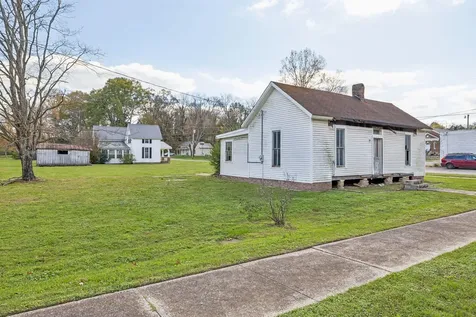 4103 Hampshire Pike Hampshire TN 38461