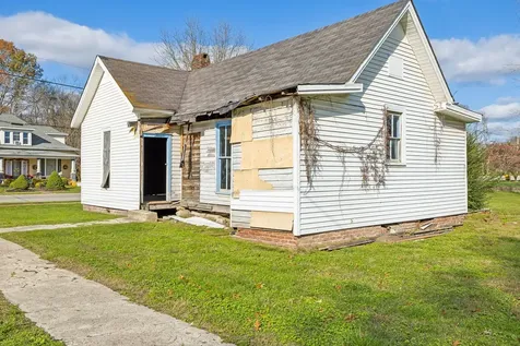 4103 Hampshire Pike Hampshire TN 38461
