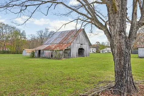 4103 Hampshire Pike Hampshire TN 38461
