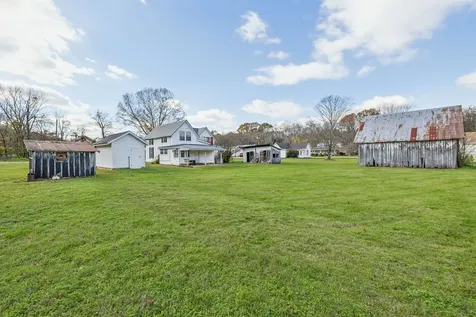 4103 Hampshire Pike Hampshire TN 38461