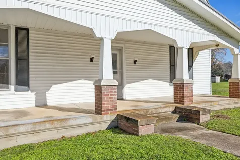 4103 Hampshire Pike Hampshire TN 38461