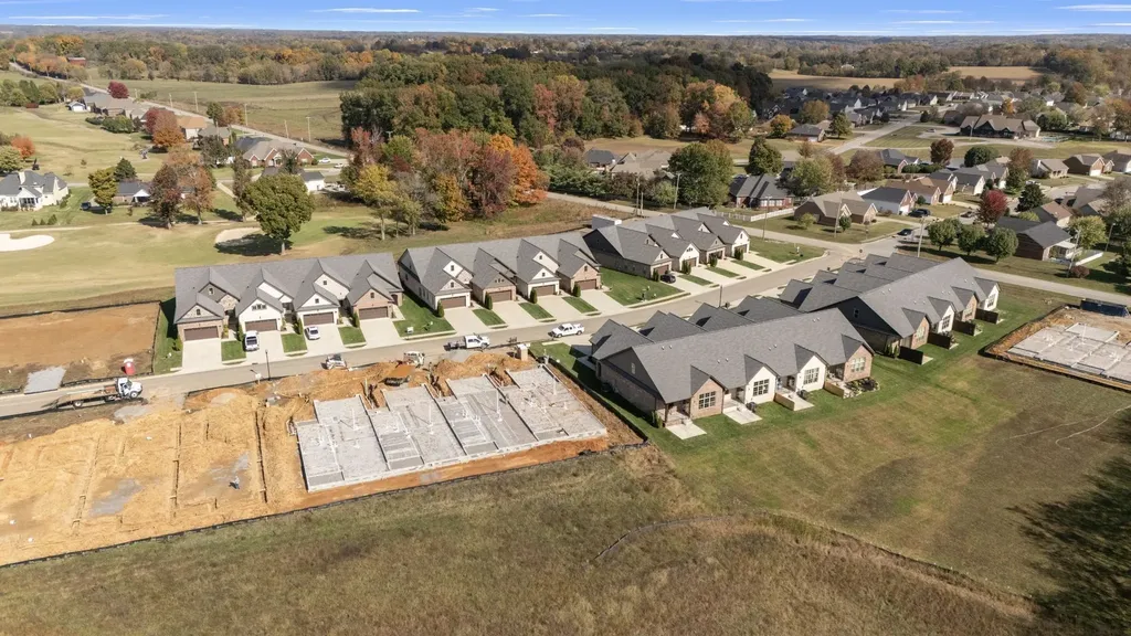 464 W Foxrun Springfield TN 37172