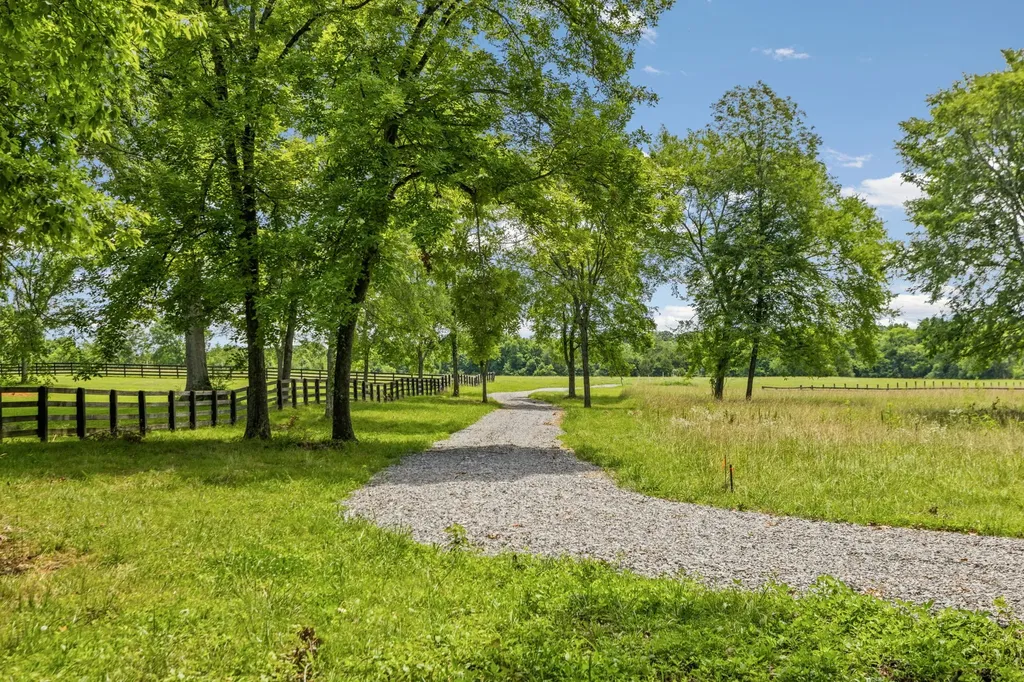 4284 Central Valley Road Murfreesboro TN 37129
