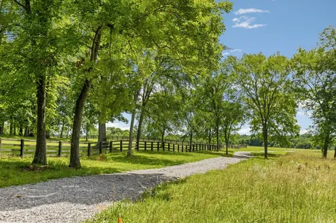 4284 Central Valley Road Murfreesboro TN 37129