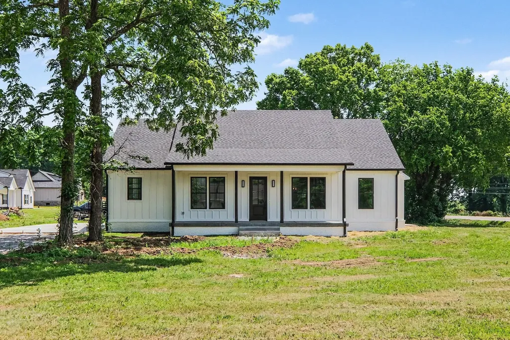 1798 Twin Caves Drive Lewisburg TN 37091