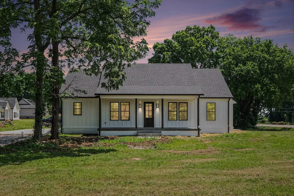 1798 Twin Caves Drive Lewisburg TN 37091