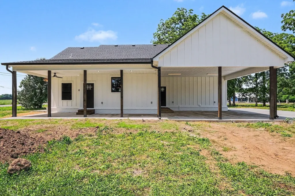 1798 Twin Caves Drive Lewisburg TN 37091