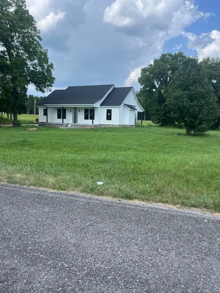 1798 Twin Caves Drive Lewisburg TN 37091
