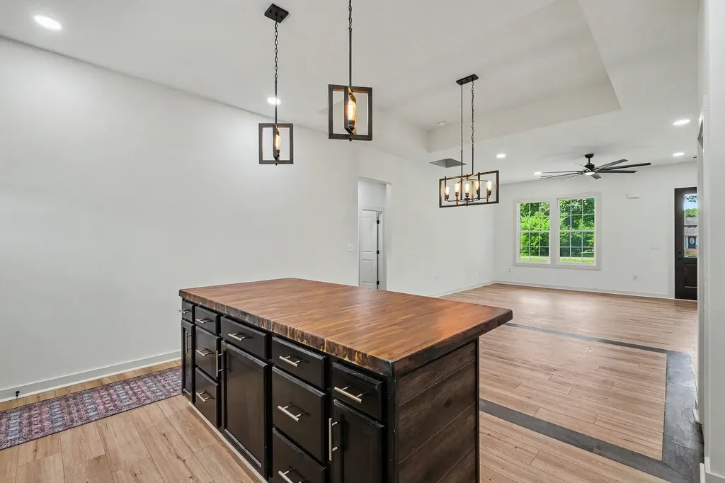 1798 Twin Caves Drive Lewisburg TN 37091