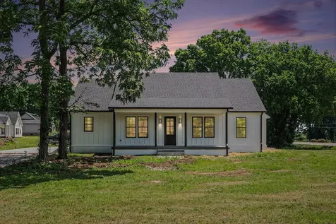 1798 Twin Caves Drive Lewisburg TN 37091