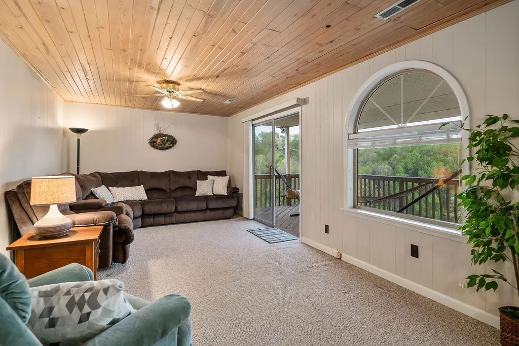 258 Captains Point Road Silver Point TN 38582