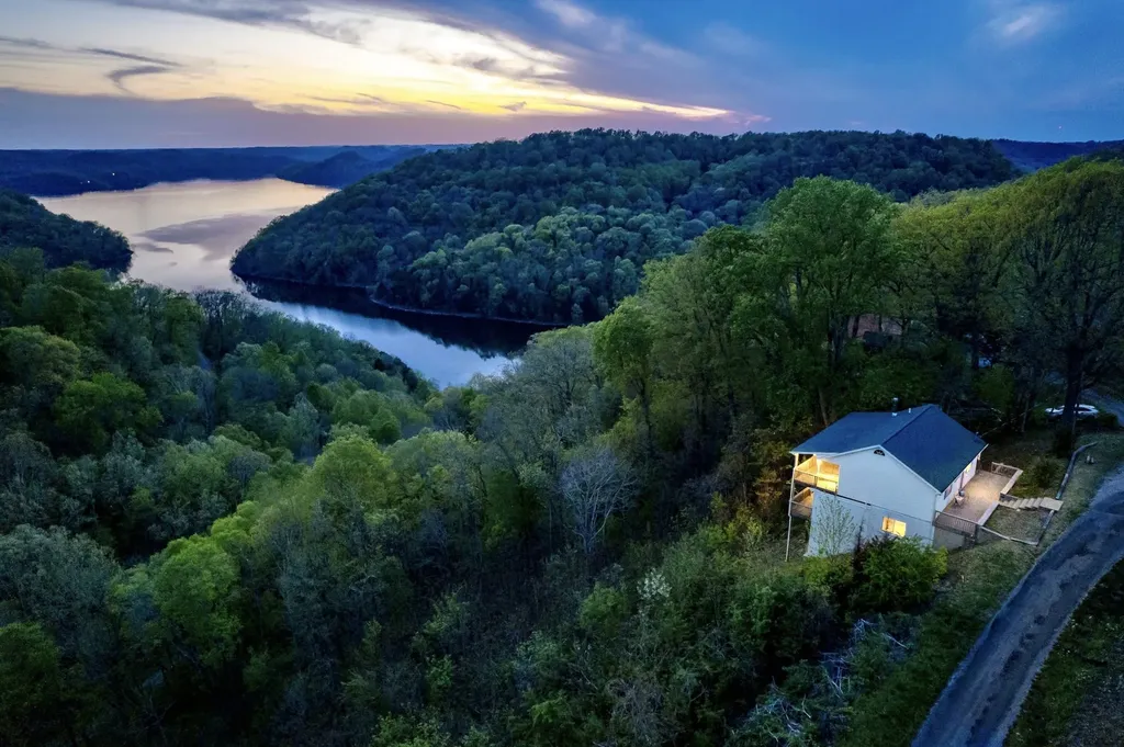 258 Captains Point Road Silver Point TN 38582