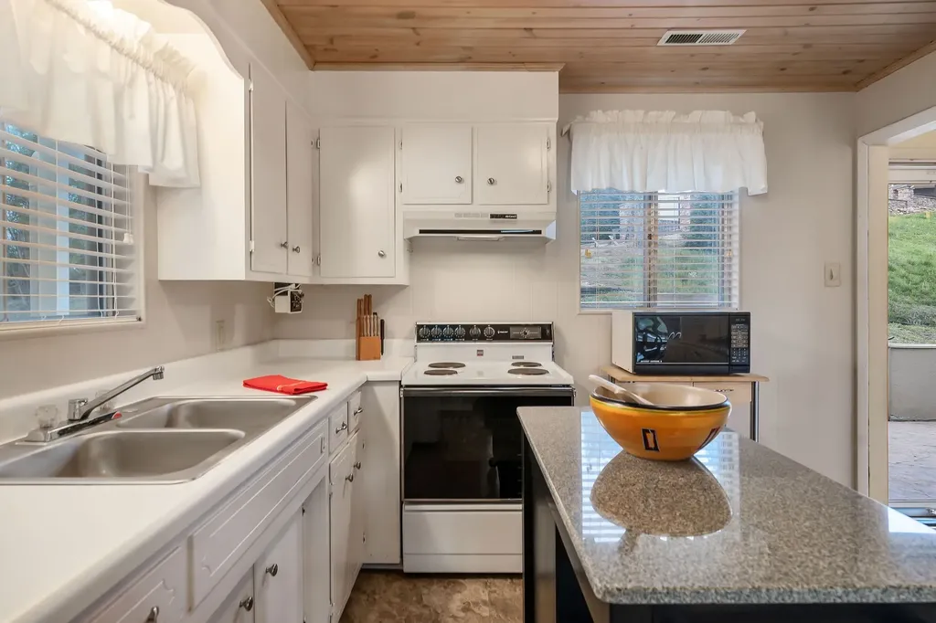 258 Captains Point Road Silver Point TN 38582
