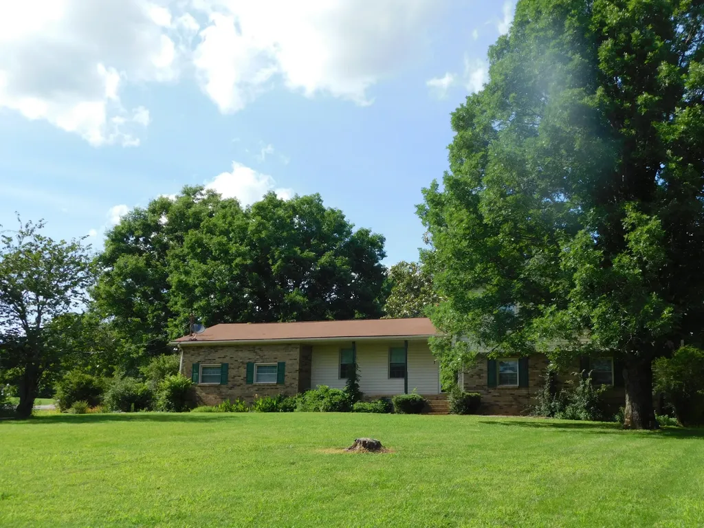 319 Harsh Lane Castalian Springs TN 37031