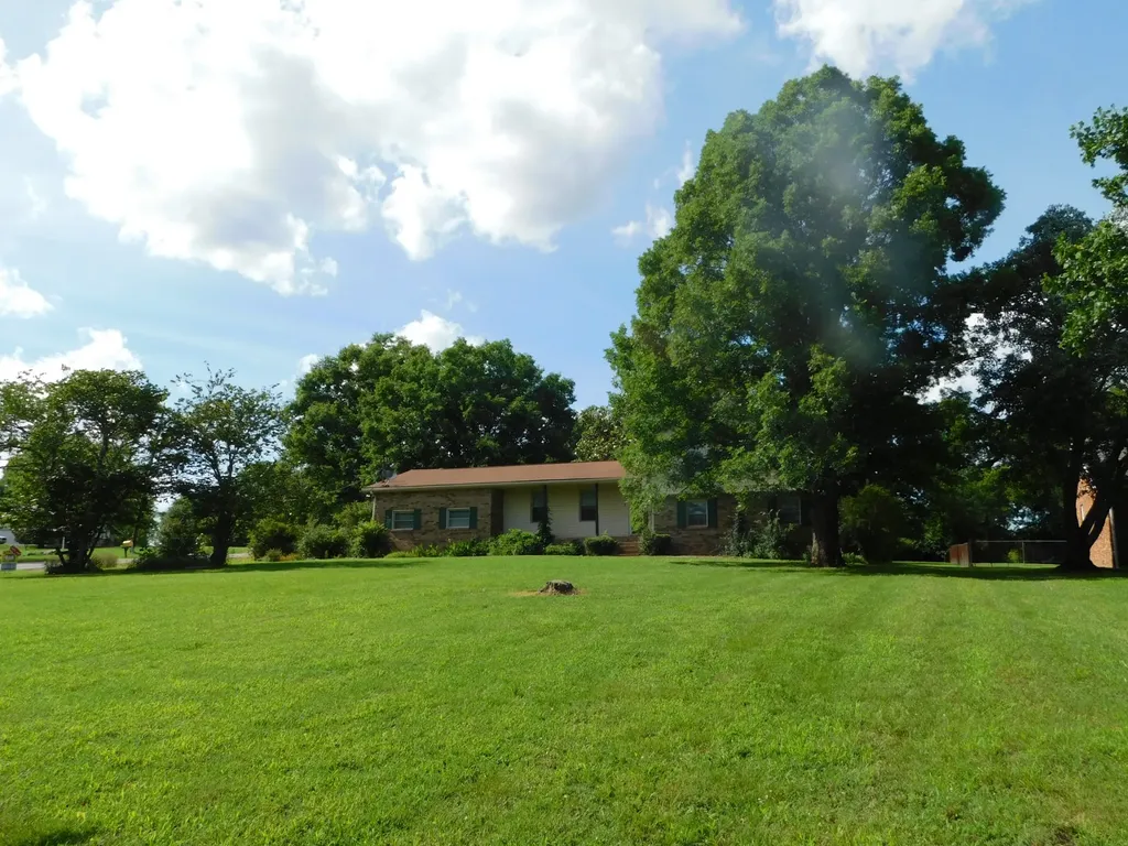319 Harsh Lane Castalian Springs TN 37031