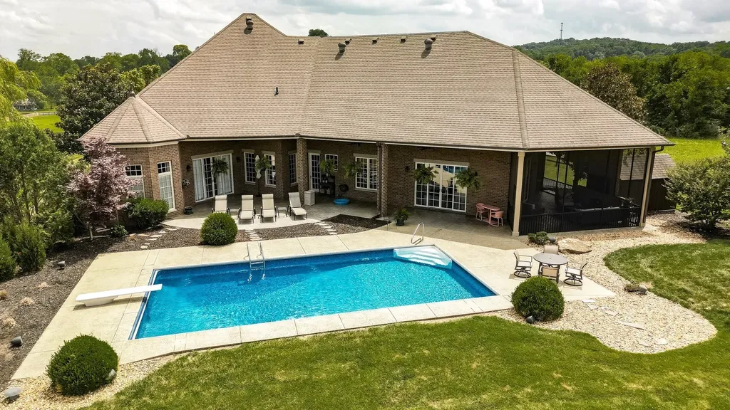 2436 Long Hollow Pike Hendersonville TN 37075