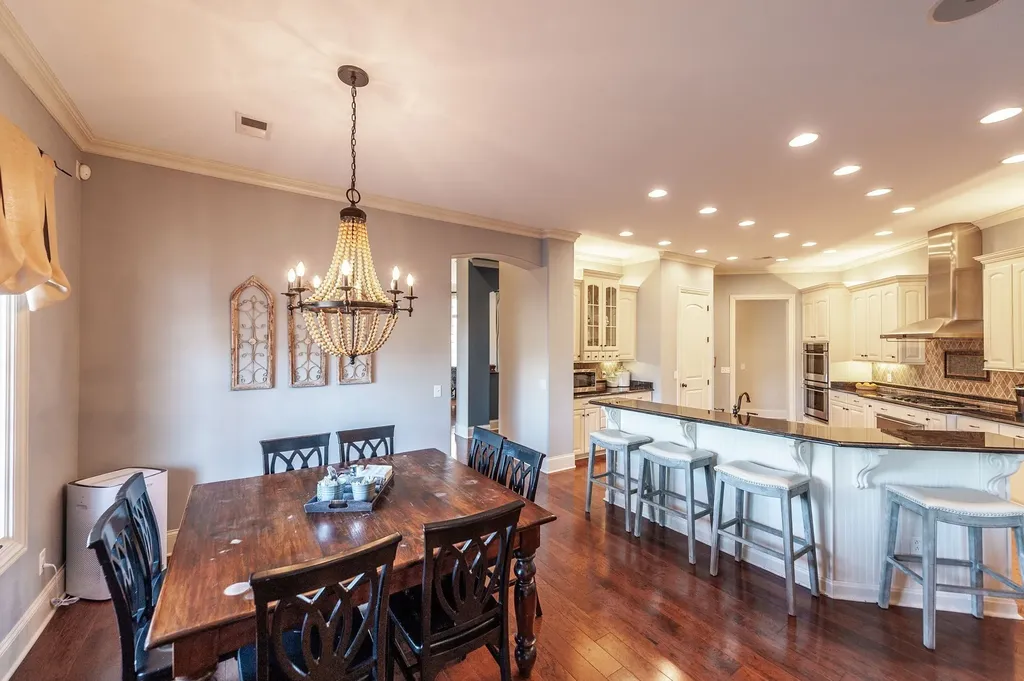 2436 Long Hollow Pike Hendersonville TN 37075