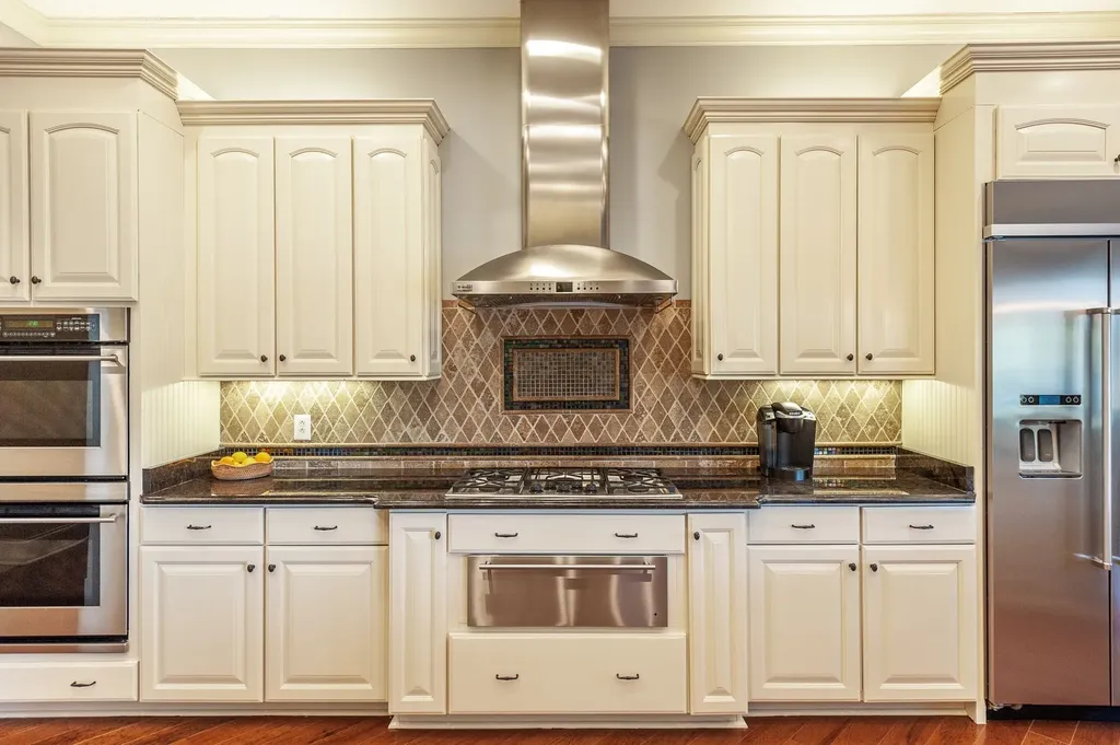2436 Long Hollow Pike Hendersonville TN 37075