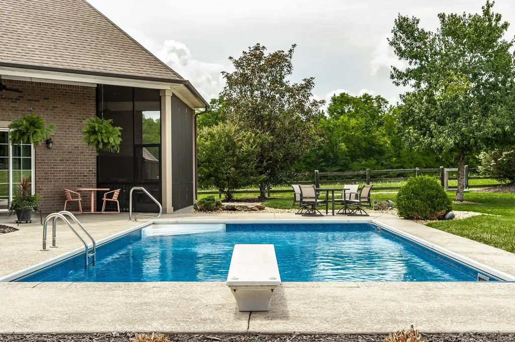 2436 Long Hollow Pike Hendersonville TN 37075