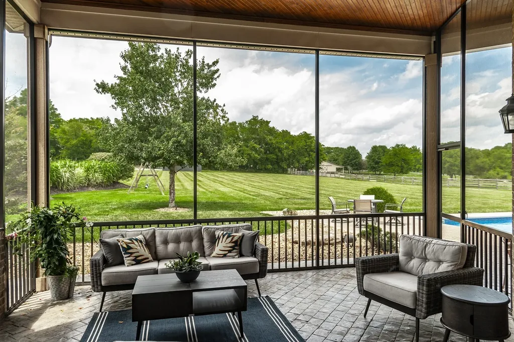 2436 Long Hollow Pike Hendersonville TN 37075