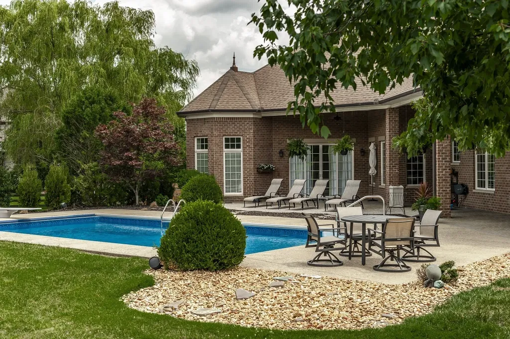 2436 Long Hollow Pike Hendersonville TN 37075