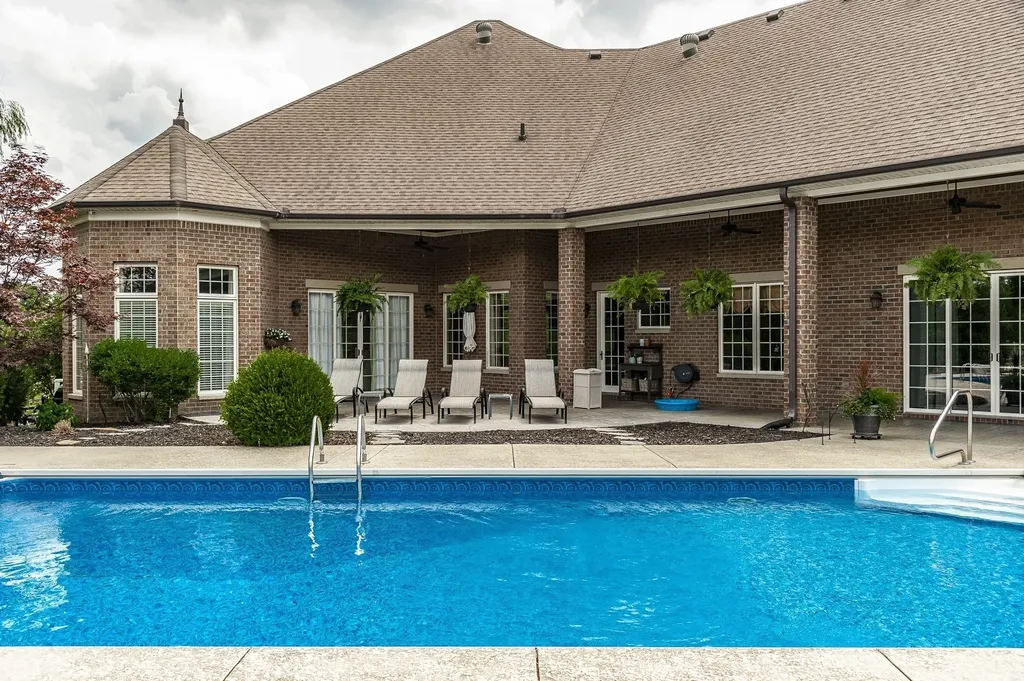 2436 Long Hollow Pike Hendersonville TN 37075