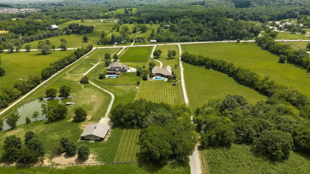 2436 Long Hollow Pike Hendersonville TN 37075