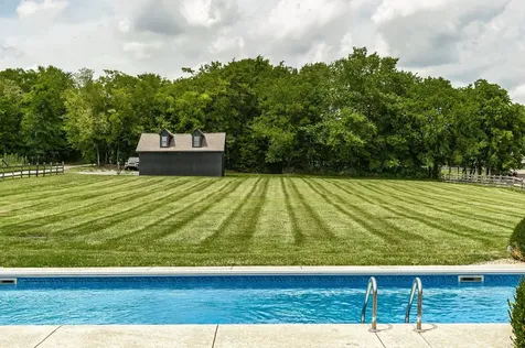 2436 Long Hollow Pike Hendersonville TN 37075