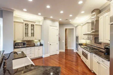 2436 Long Hollow Pike Hendersonville TN 37075