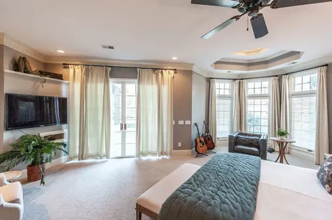 2436 Long Hollow Pike Hendersonville TN 37075