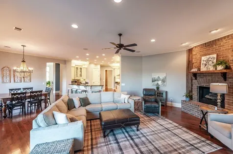 2436 Long Hollow Pike Hendersonville TN 37075