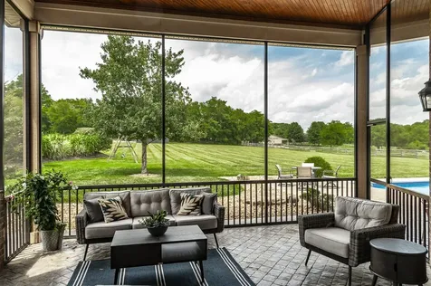 2436 Long Hollow Pike Hendersonville TN 37075