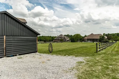 2436 Long Hollow Pike Hendersonville TN 37075