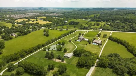 2436 Long Hollow Pike Hendersonville TN 37075