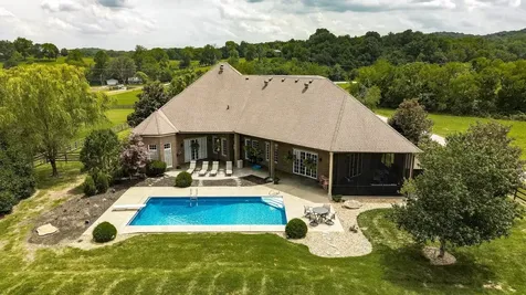 2436 Long Hollow Pike Hendersonville TN 37075