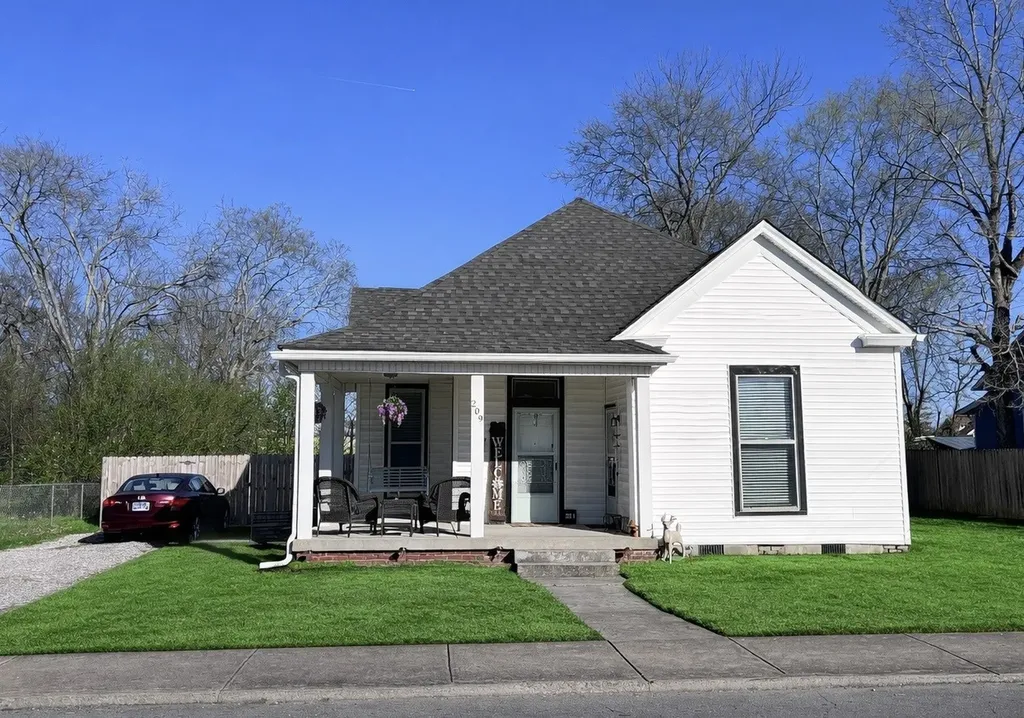 209A S Greenwood Street Lebanon TN 37087